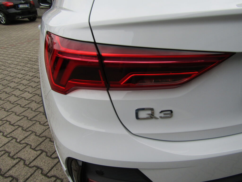 Audi Q3 SPB 40 BZ 4X4 S LINE,CERCHI 19,TETTO,NAVI,LED,ACC,VIRTUAL,FULL