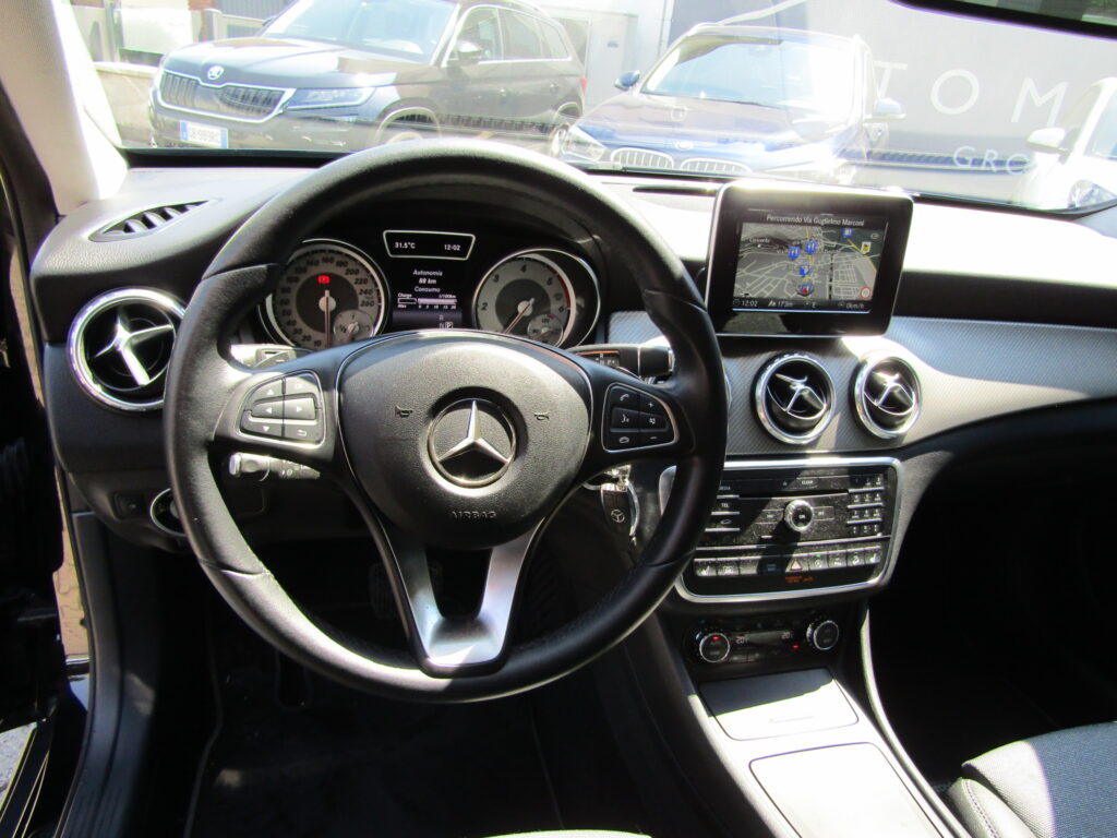 Mercedes-Benz GLA 220 d 4x4 CAMBIO AUTO,NAVI,XENO,CERCHI 17,SENSORI,FULL