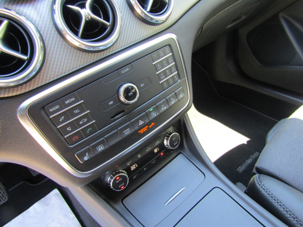 Mercedes-Benz GLA 200 d 4x4 CAMBIO AUTO,XENO,CERCHI 17,SENSORI,TELECAMERA