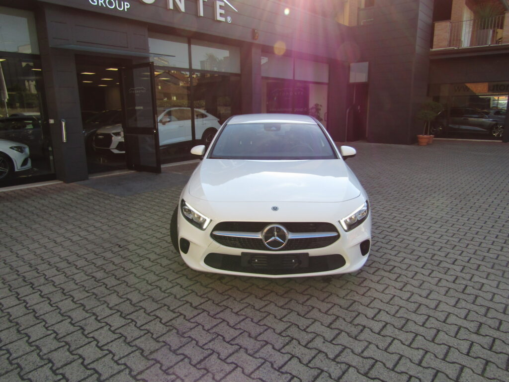 Mercedes-Benz A 180 BZ AUTO,NAVI,FULL LED,SENSORI,TELECAMERA,CERCHI 16