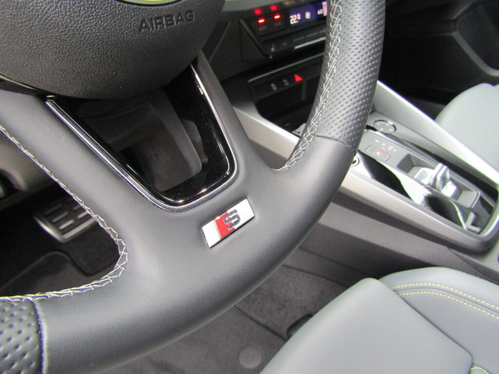 Audi A3 SPB 30 TDI S LINE CAMBIO AUTO,CERCHI 18,PELLE,FULL,KM 9.000