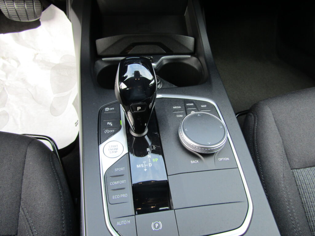BMW 118 BZ ADVANTAGE CAMBIO AUTO,LED,CERCHI 17,AZIENDALE
