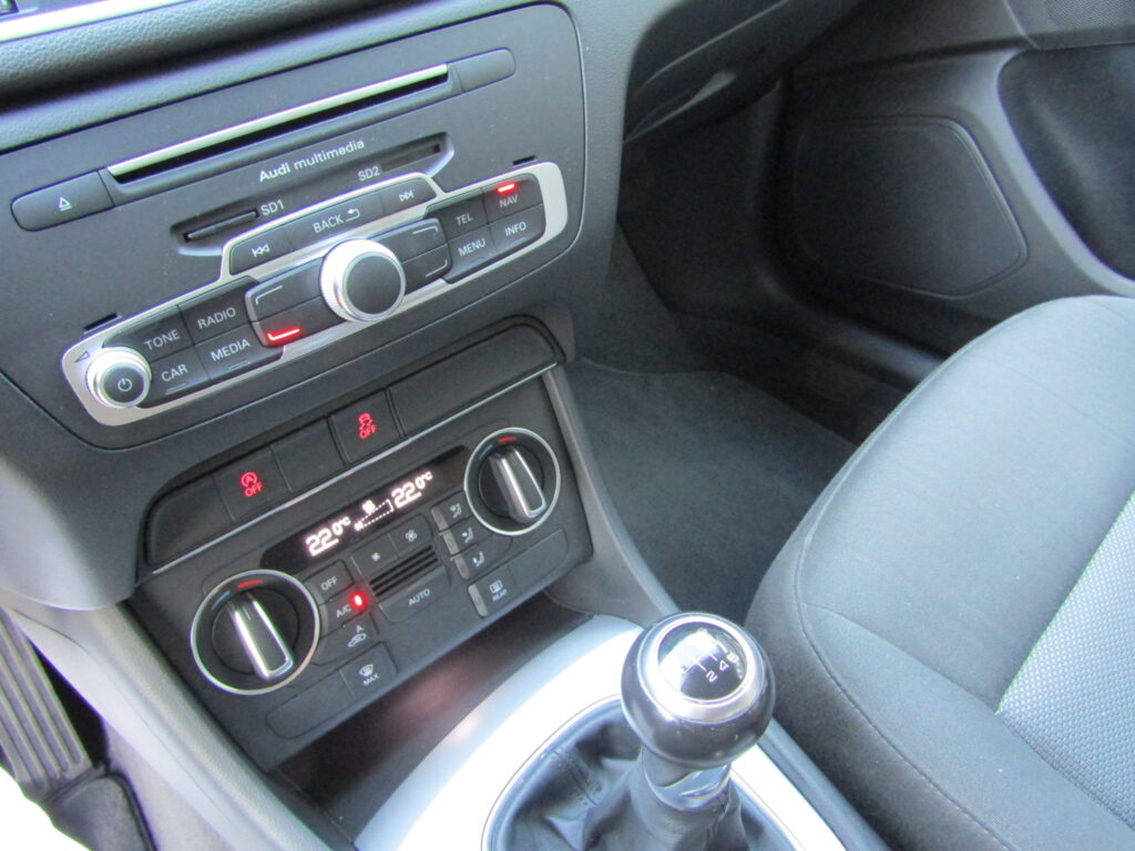 Audi Q3 2.0 TDI 150 CV MANUALE,NAVI,SENSORI,CERCHI 17,FULL