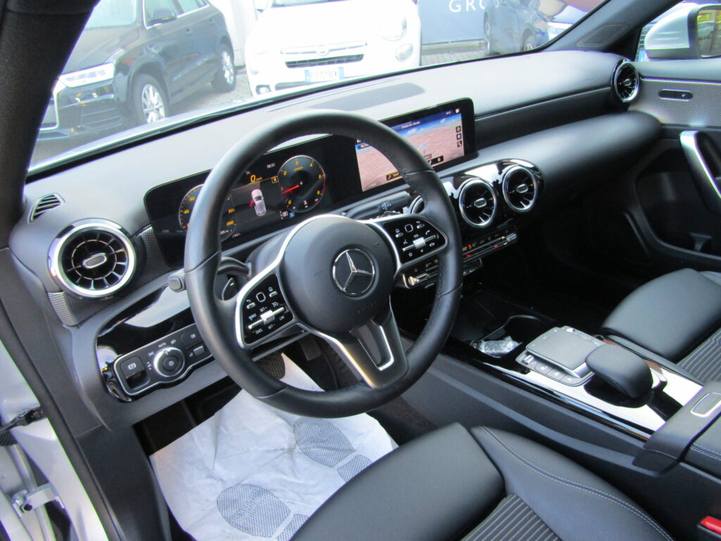 Mercedes-Benz A 180 d SPORT CAMBIO AUTO,CERCHI 17,LED,NAVI,SENSORI,TELECAMERA