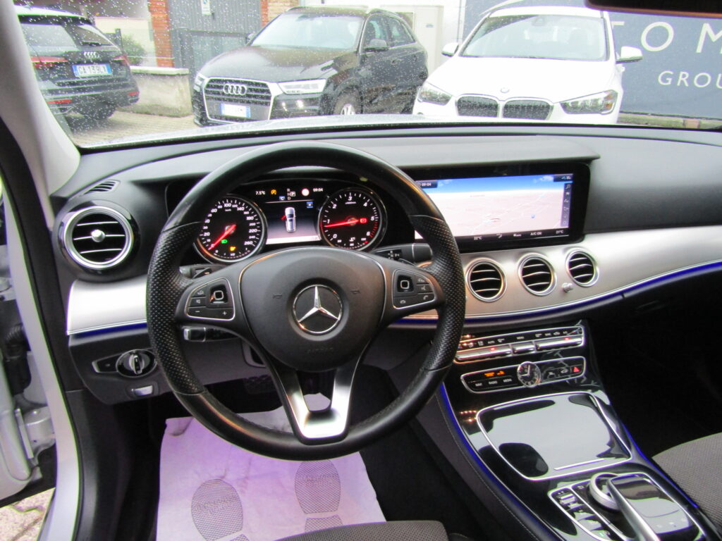 Mercedes-Benz E 220 d SW SPORT CABIO AUTO,NAVI,LED,CERCHI 18,CARPLAY,