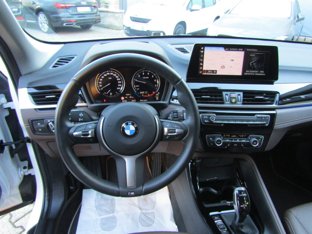 BMW X1 18i X-LINE S-DRIVE PELLE,LED,NAVI,CERCHI 18,HEAD UP DIPLAY,KEYLESS