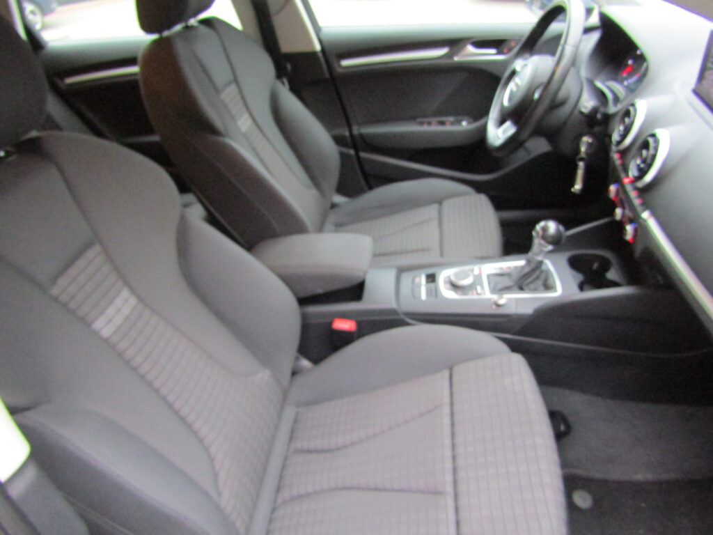 Audi A3 SPB 1.6 TDI 110 CV CAMBIO AUTO,XENO,NAVI,SENSORI