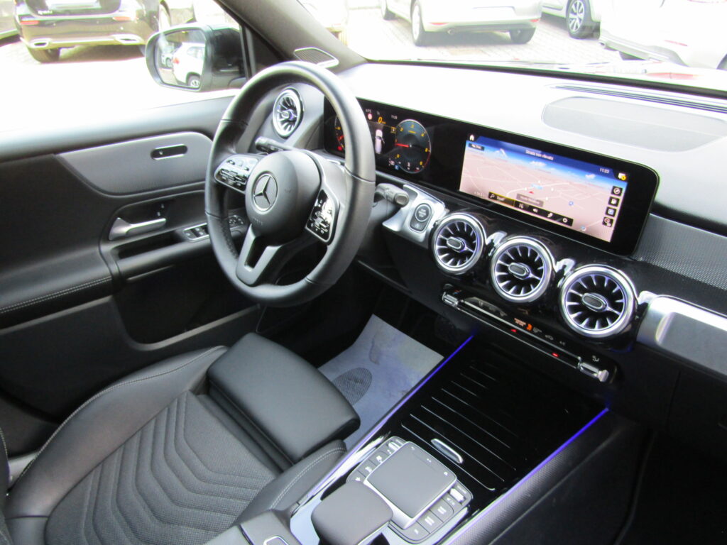 Mercedes-Benz GLB 200 d 4X4 SPORT,NAVI,LED,BURMESTER,LED,CERCHI 17,FULL