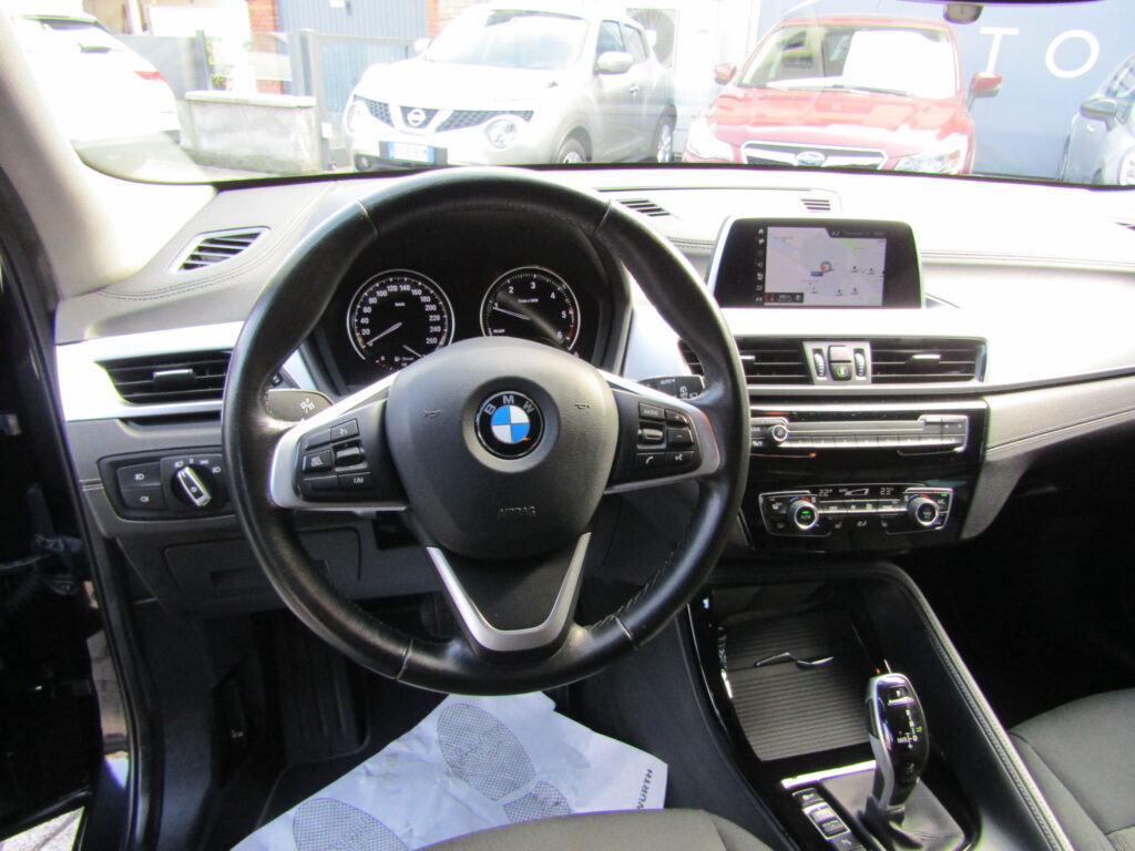 BMW X2 Sdrive 18d CAMBIO AUTO,NAVI,LED,SENSORI,AZIENDALE,KM 78.000