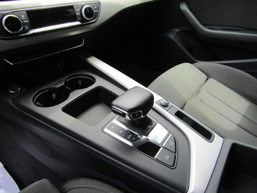 Audi A4 40 TDI MHEV SW,CAMBIO AUTO,CERCHI 17,CARPLAY,FULL,KM 36.000