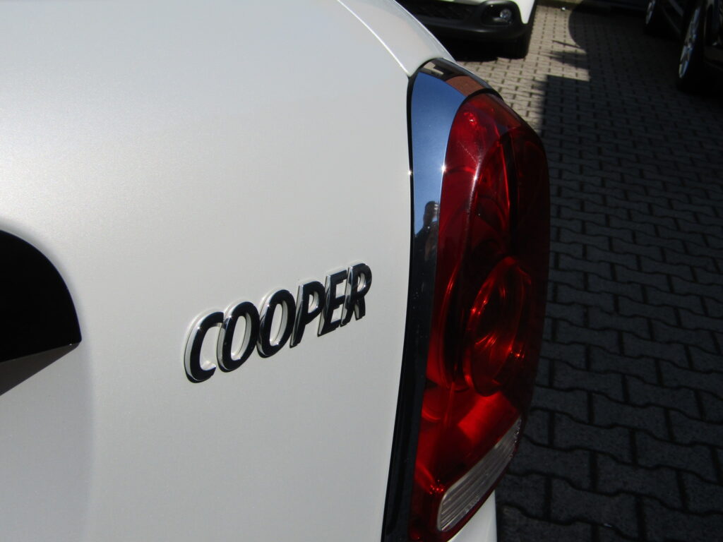 MINI Cooper Countryman CAMBIO AUTO,CERCHI 17,NAVI,CARPLAY,KEYLESS,LED,KM 63.000