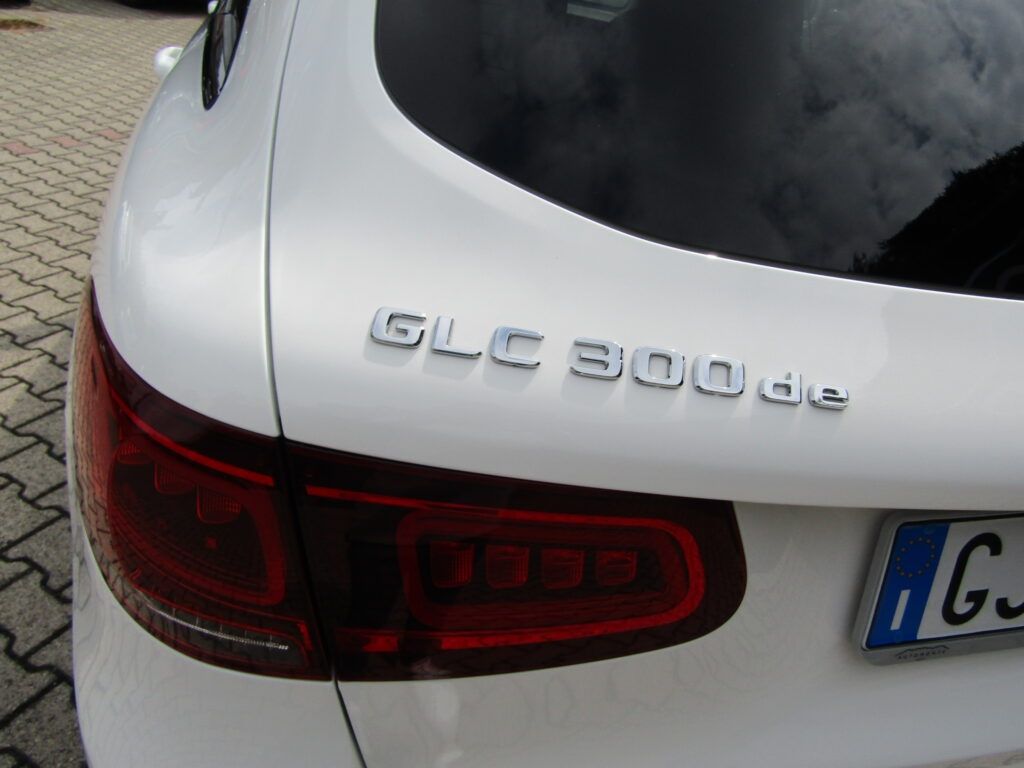 Mercedes-Benz GLC 300 de PLUG-IN PHEV SPORT,CERCHI 19,NIGHT PACK,LED,FULL