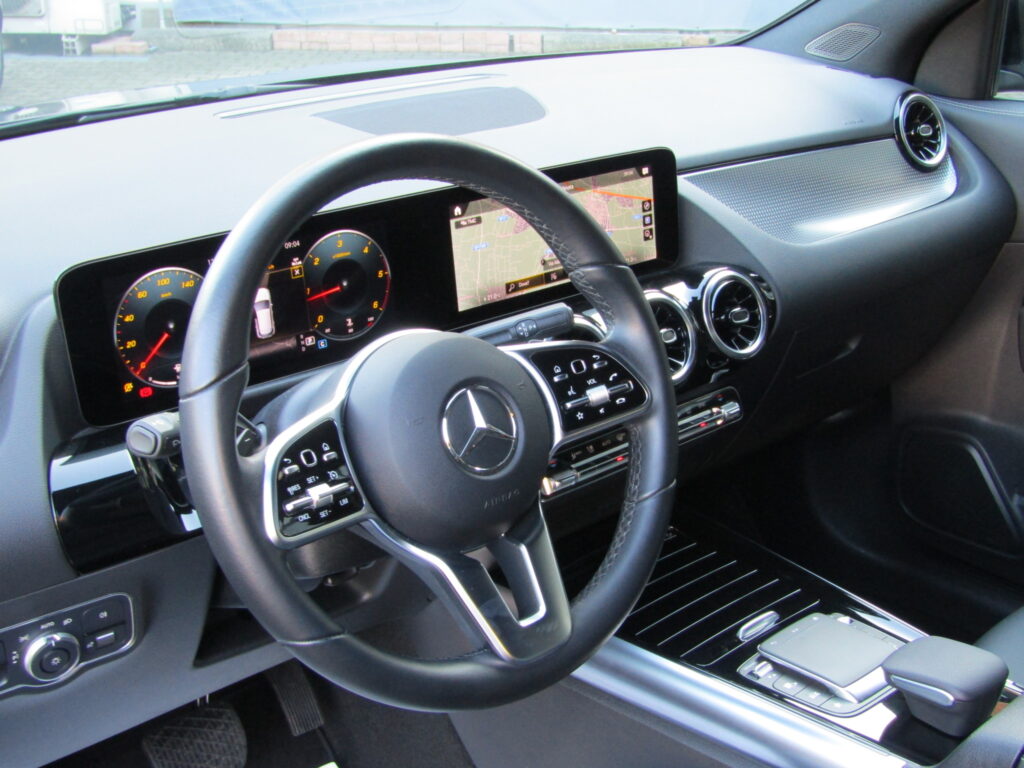 Mercedes-Benz GLA 200 d SPORT CAMBIO AUTO,CERCHI 18,NAVI,LED,FULL