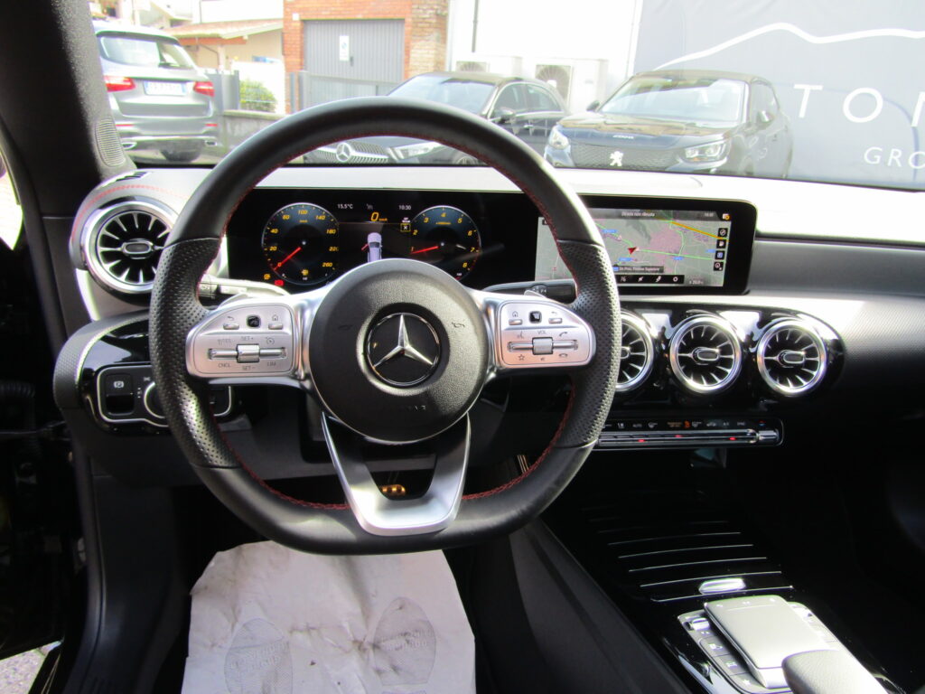 Mercedes-Benz CLA 200 BZ SW PREMIUM AMG,CERCHI 19,TETTO PANORAMA,LED,GANCIO,KM 14.000
