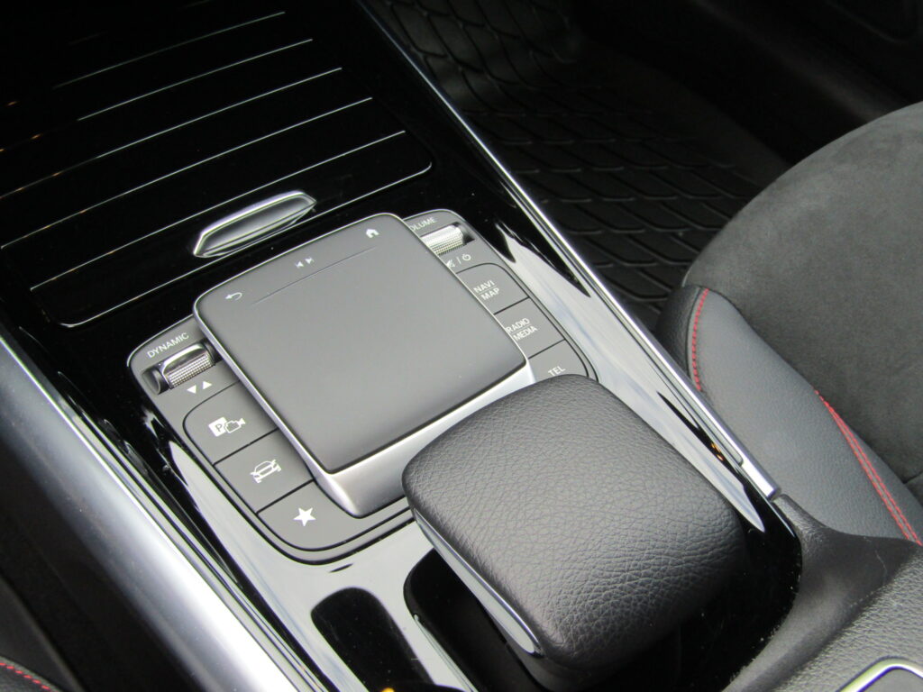 Mercedes-Benz B 180 d PREMIUM AMG CAMBIO AUTO,CERCHI 18.NAVI,LED,FULL