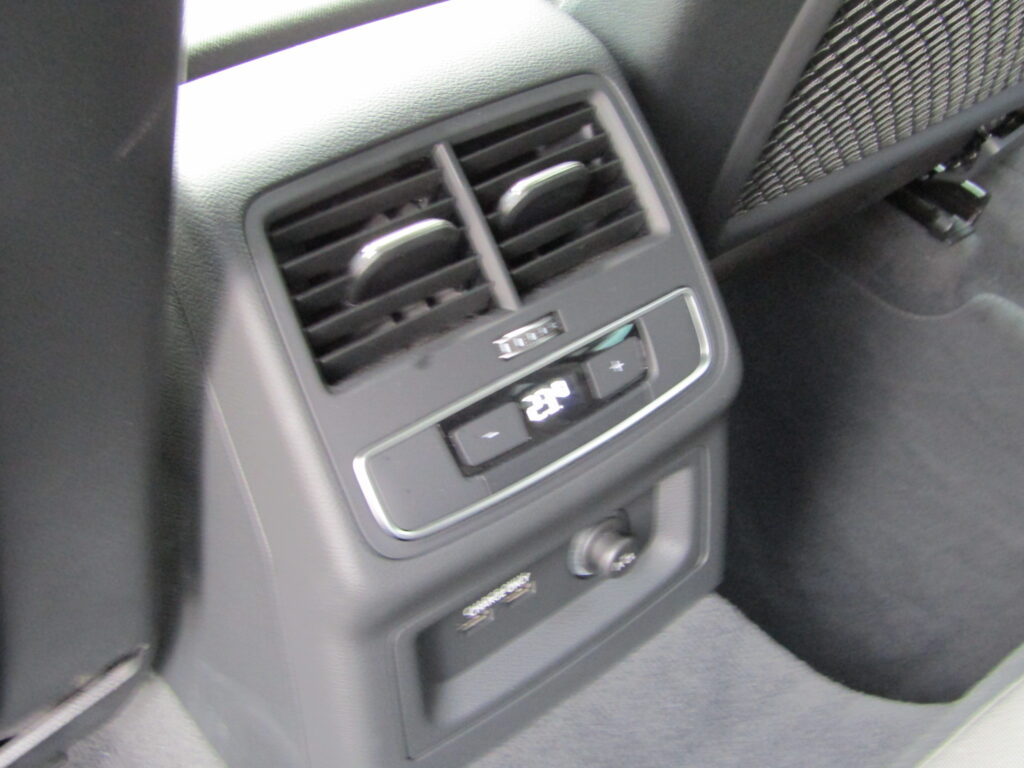 Audi A4 SW 40 BZ MHEV CAMBIO AUTO,CERCHI17,KEYLESS,VIRTUAL