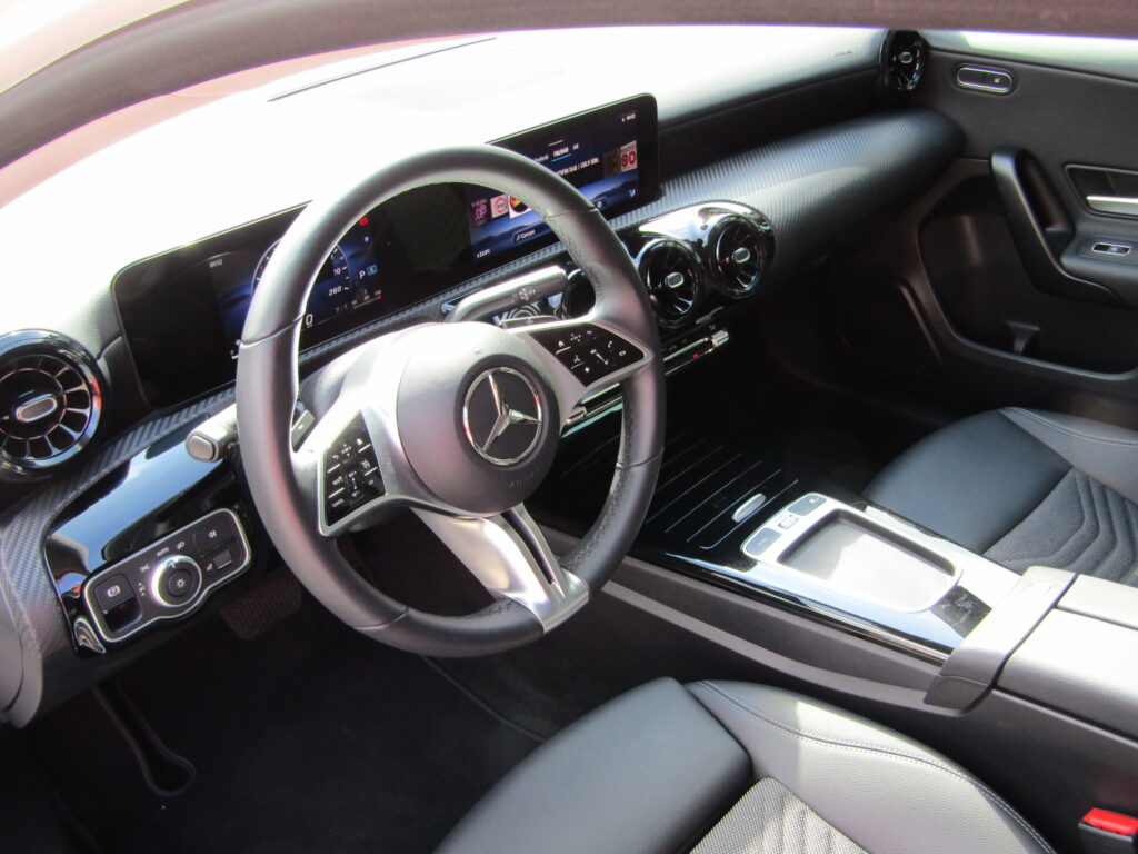 Mercedes-Benz A 180 d ADVANCED CAMBIO AUTO,CERCHI 18,NAVI,LED,CARPLAY,KM 15.000