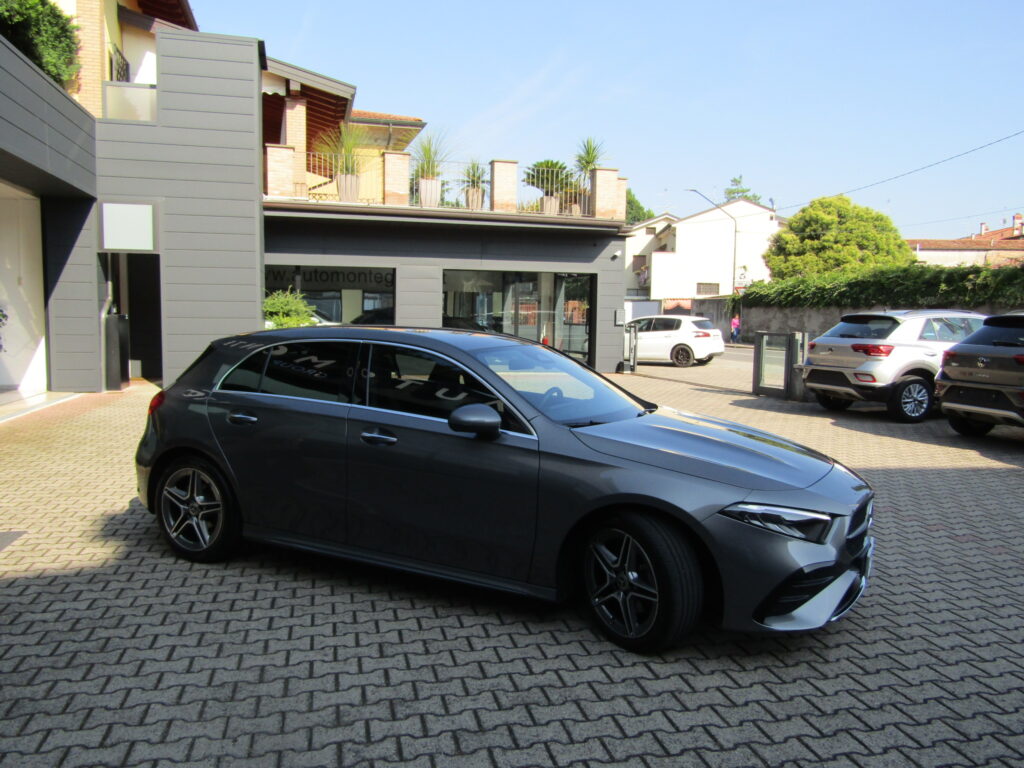 Mercedes-Benz A 180 d PREMIUM AMG CERCHI 18,NAVI,LED,KEYLESS,PACK LUCI