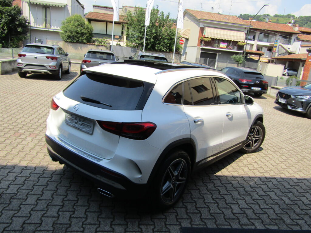 Mercedes-Benz GLA 200 BZ PREMIUM AMG,CERCHI 19,TETTO,MULTIBEAM,GANCIO