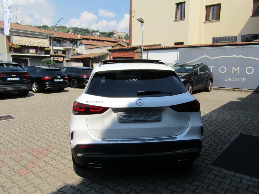 Mercedes-Benz GLA 200 BZ PREMIUM AMG,CERCHI 19,TETTO,MULTIBEAM,GANCIO