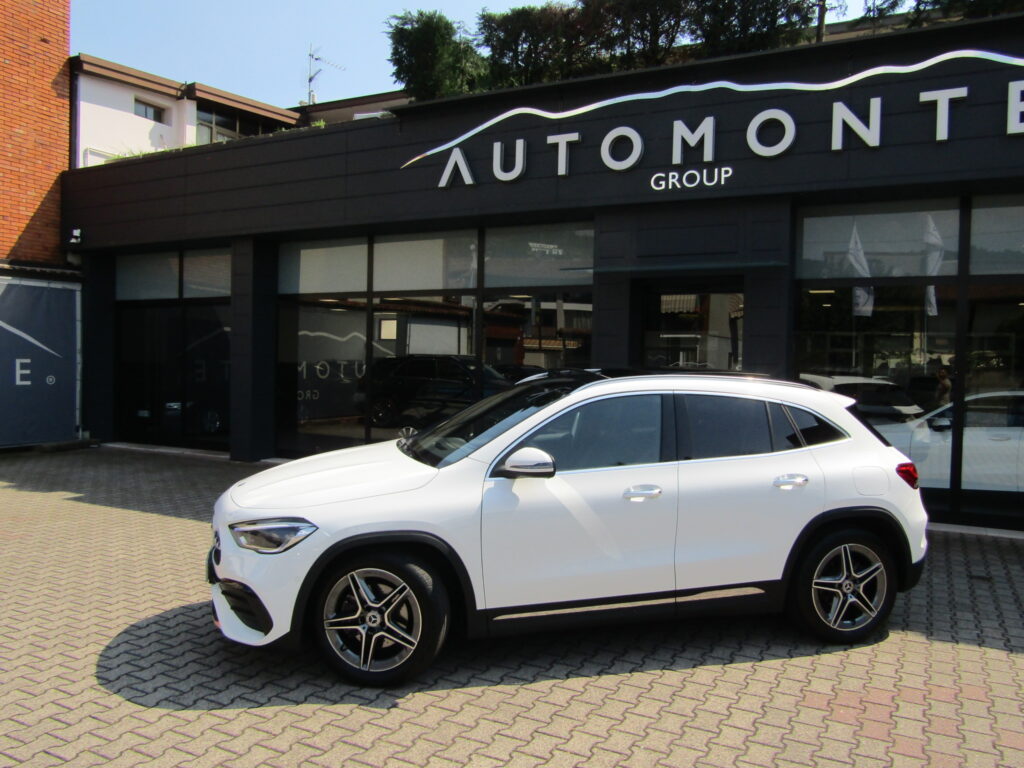 Mercedes-Benz GLA 200 BZ PREMIUM AMG,CERCHI 19,TETTO,MULTIBEAM,GANCIO