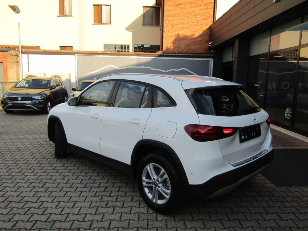 Mercedes-Benz GLA 200 BZ MHEV CAMBIO AUTO,CERCHI 17,NAVI,LED,SENSORI,AZIENDALE