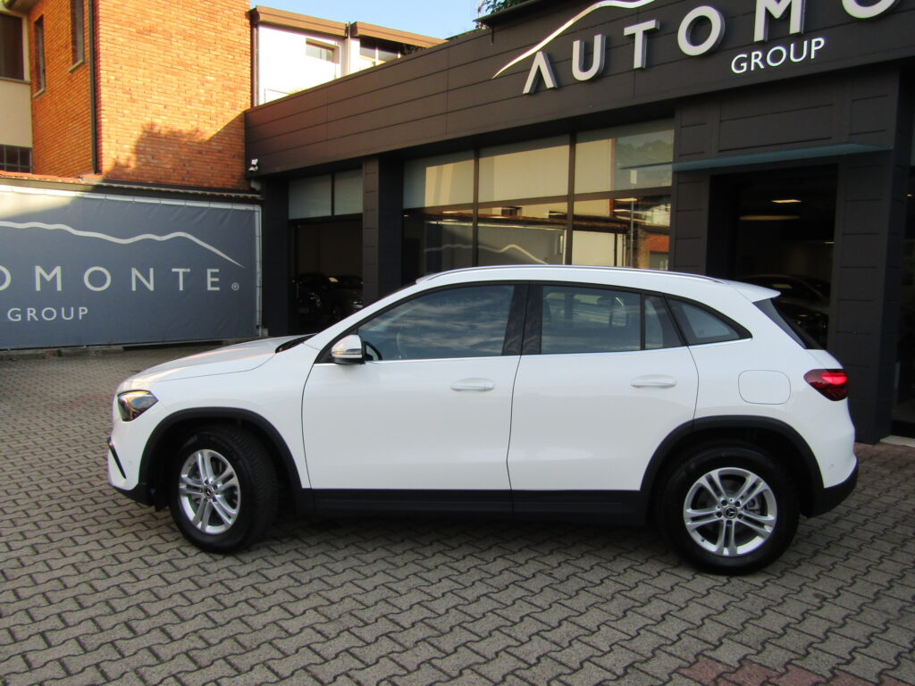 Mercedes-Benz GLA 200 BZ MHEV CAMBIO AUTO,CERCHI 17,NAVI,LED,SENSORI,AZIENDALE