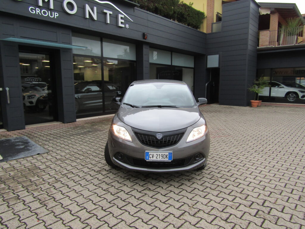 Lancia Ypsilon 1.0 HYBRID ORO,5 POSTI,CLIMA,NEOPATENTATI,KM 0