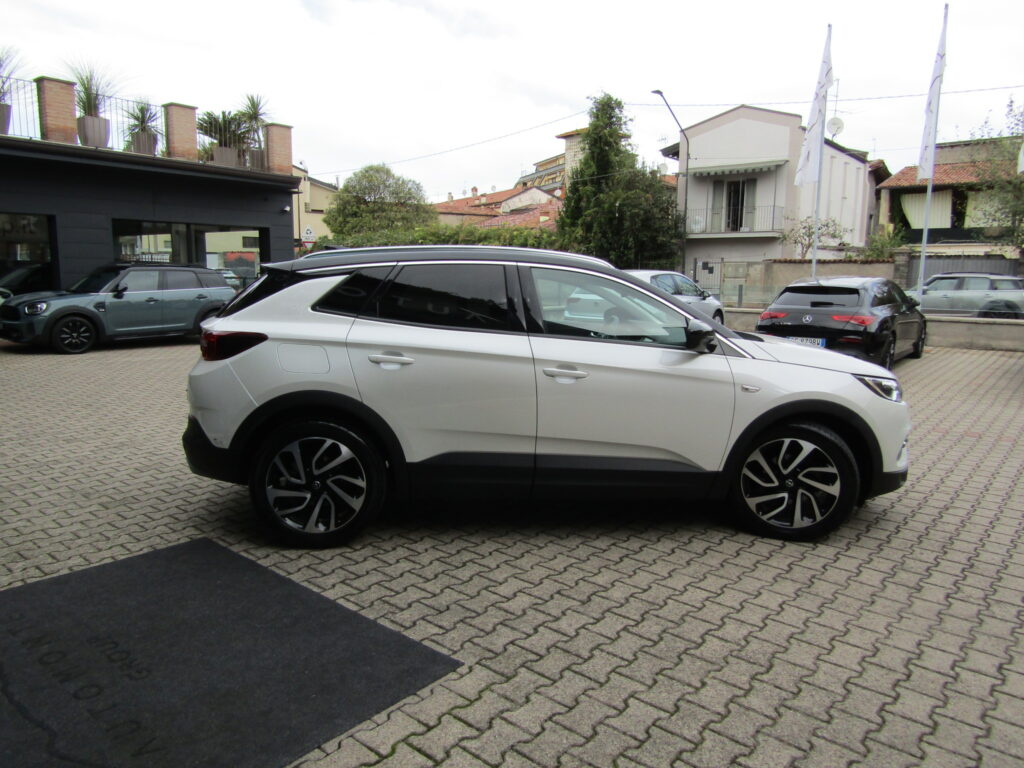 Opel Grandland X GRANDLAND X 177 CV AUTO,CERCHI 19,NAVI,GANCIO,FUL