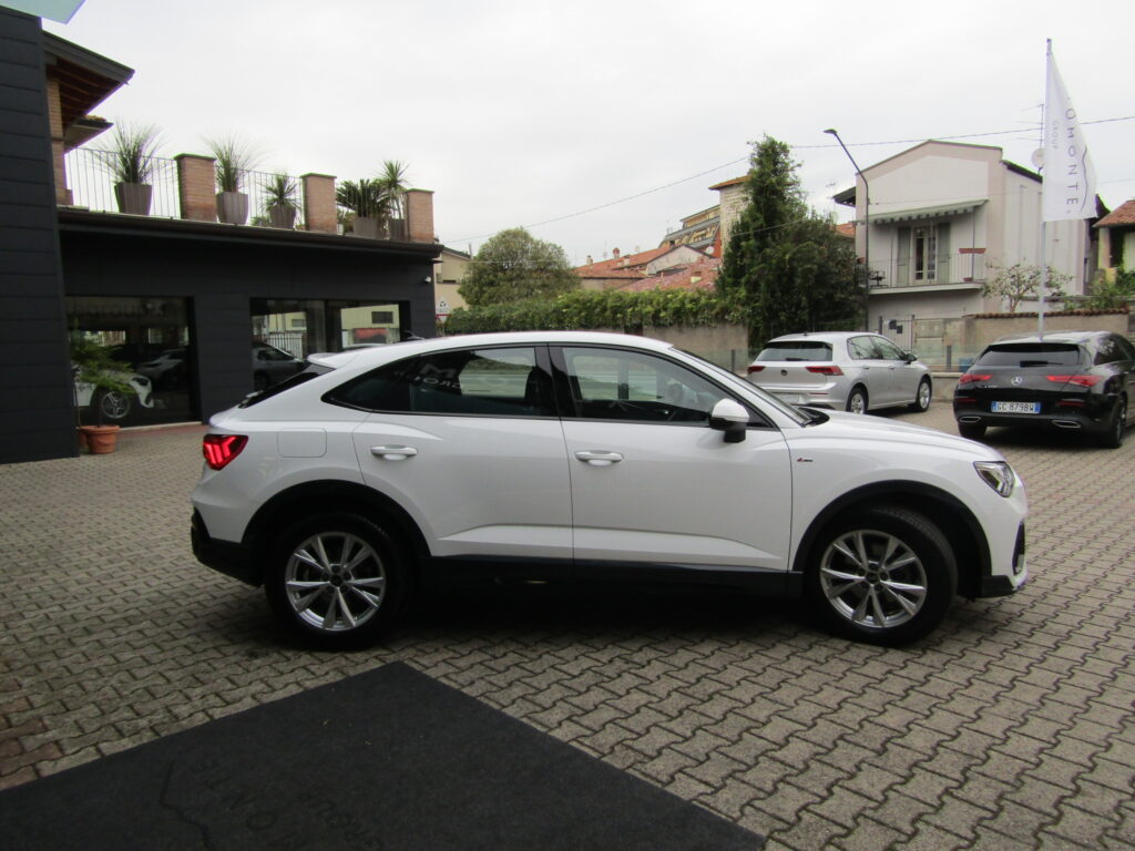 Audi Q3 SPB 35 BZ 150 CV S-LINE AUTO,CERCHI 18,ACC,CARPLAY