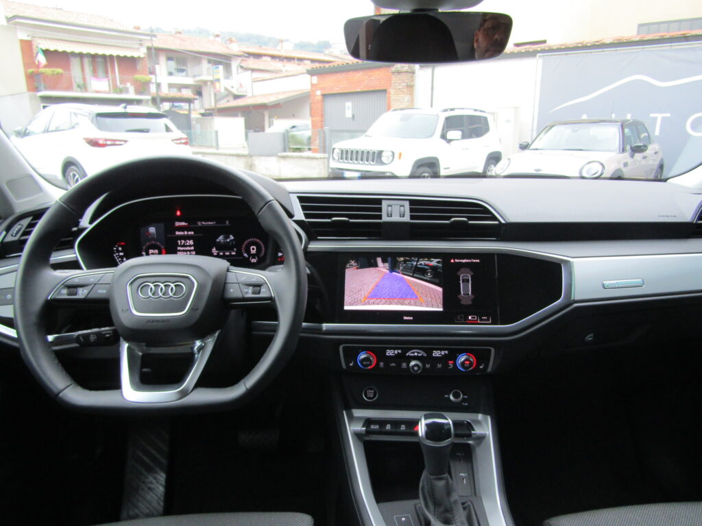 Audi Q3 SPB 35 BZ 150 CV S-LINE AUTO,CERCHI 18,ACC,CARPLAY