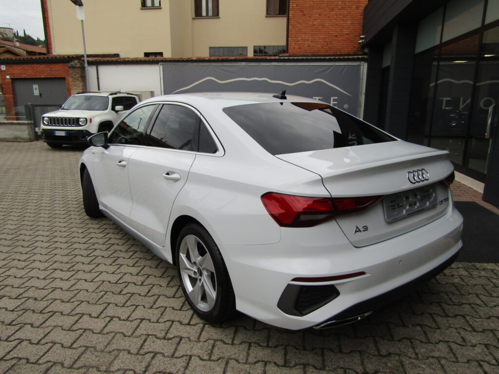 Audi A3 SEDAN 35 BZ.150 CV MHEV S-LINE,CAMBIO AUTO,CARPLAY