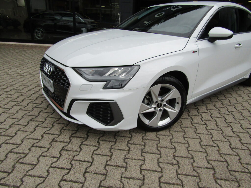 Audi A3 SEDAN 35 BZ.150 CV MHEV S-LINE,CAMBIO AUTO,CARPLAY