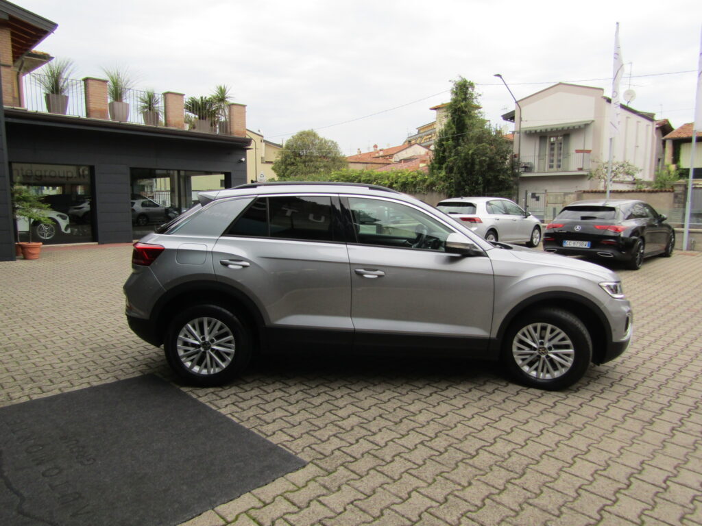 Volkswagen T-Roc 1.5 BZ 150 CV CAMBIO AUTO,LED,CARPLAY,SENSORI,FULL