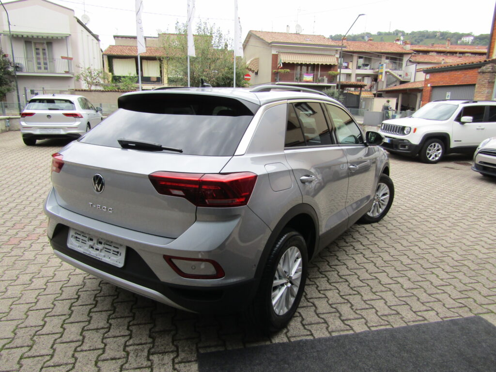 Volkswagen T-Roc 1.5 BZ 150 CV CAMBIO AUTO,LED,CARPLAY,SENSORI,FULL