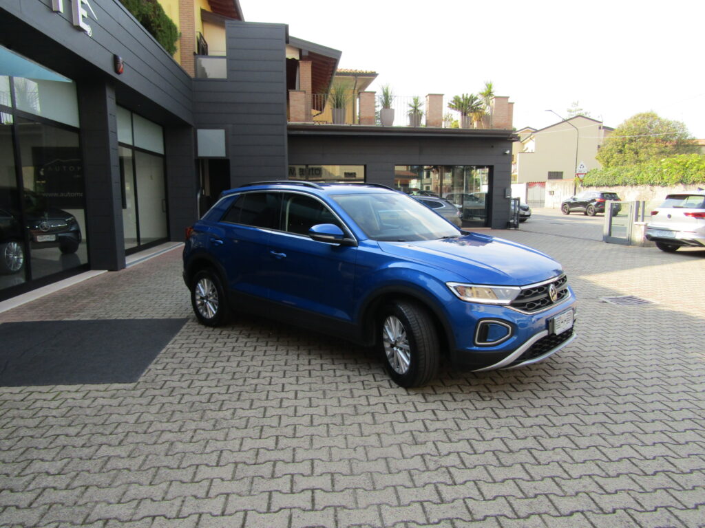 Volkswagen T-Roc 1.5 BZ 150 CV CAMBIO AUTO,LED,CARPLAY,SENSORI,FULL