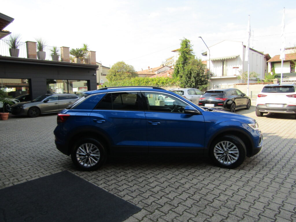 Volkswagen T-Roc 1.5 BZ 150 CV CAMBIO AUTO,LED,CARPLAY,SENSORI,FULL