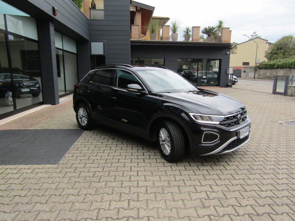 Volkswagen T-Roc 1.5 BZ 150 CV CAMBIO AUTO,LED,CARPLAY,SENSORI,FULL