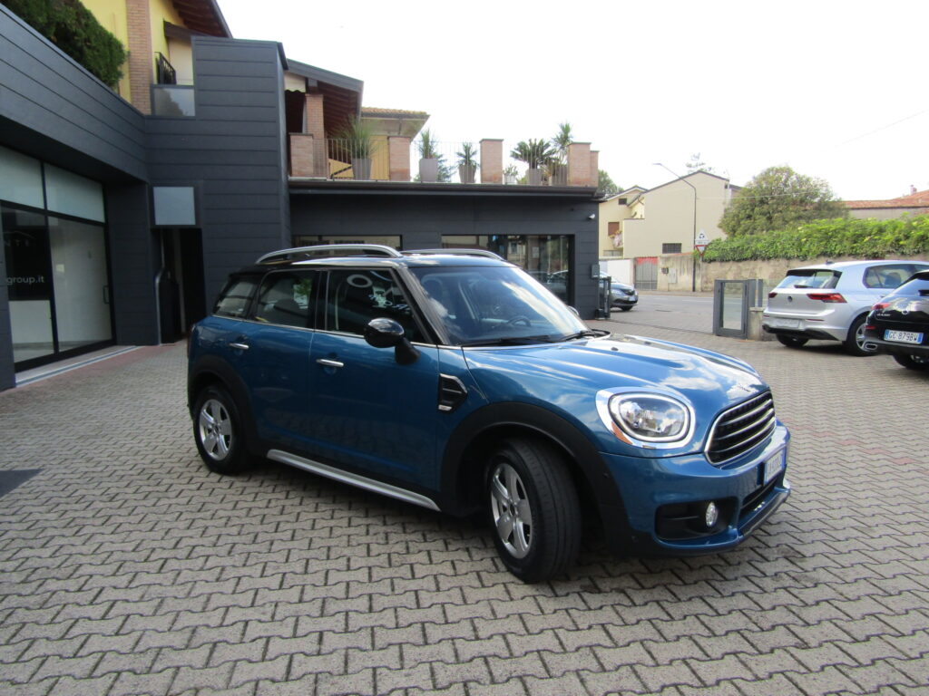 MINI Cooper Countryman 1.5 BENZ.CAMBIO AUTO 136 CV,CERCHI 16,NAVI,SENSORI