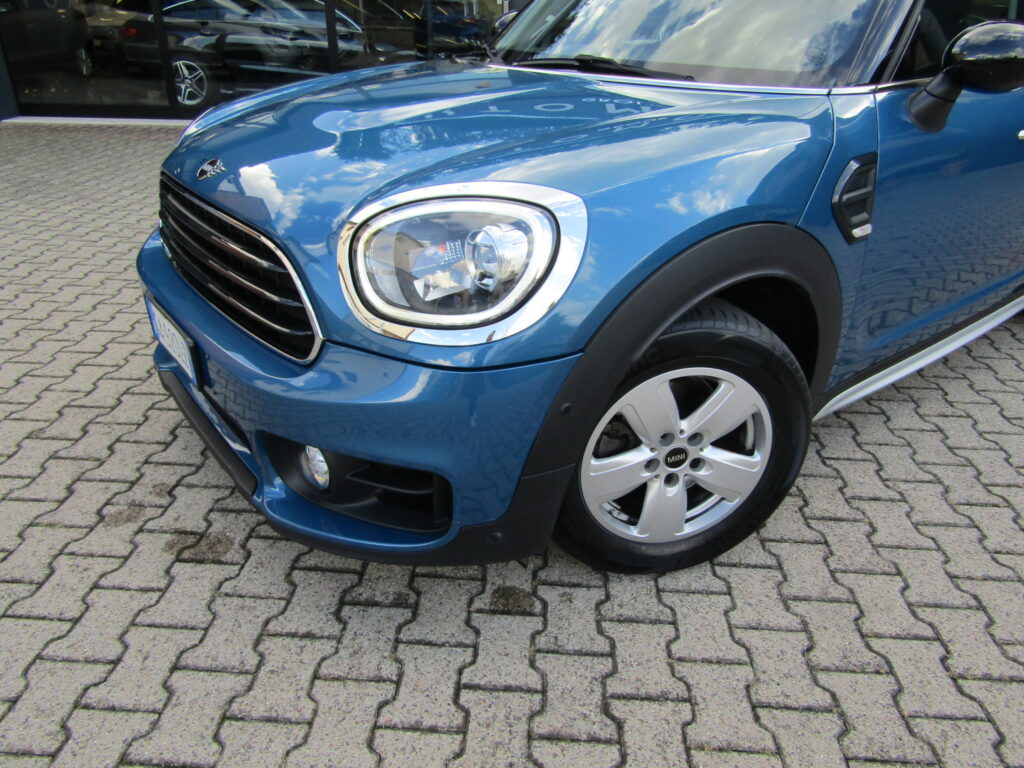 MINI Cooper Countryman 1.5 BENZ.CAMBIO AUTO 136 CV,CERCHI 16,NAVI,SENSORI