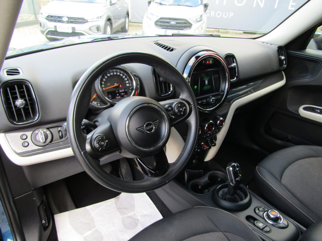 MINI Cooper Countryman 1.5 BENZ.CAMBIO AUTO 136 CV,CERCHI 16,NAVI,SENSORI