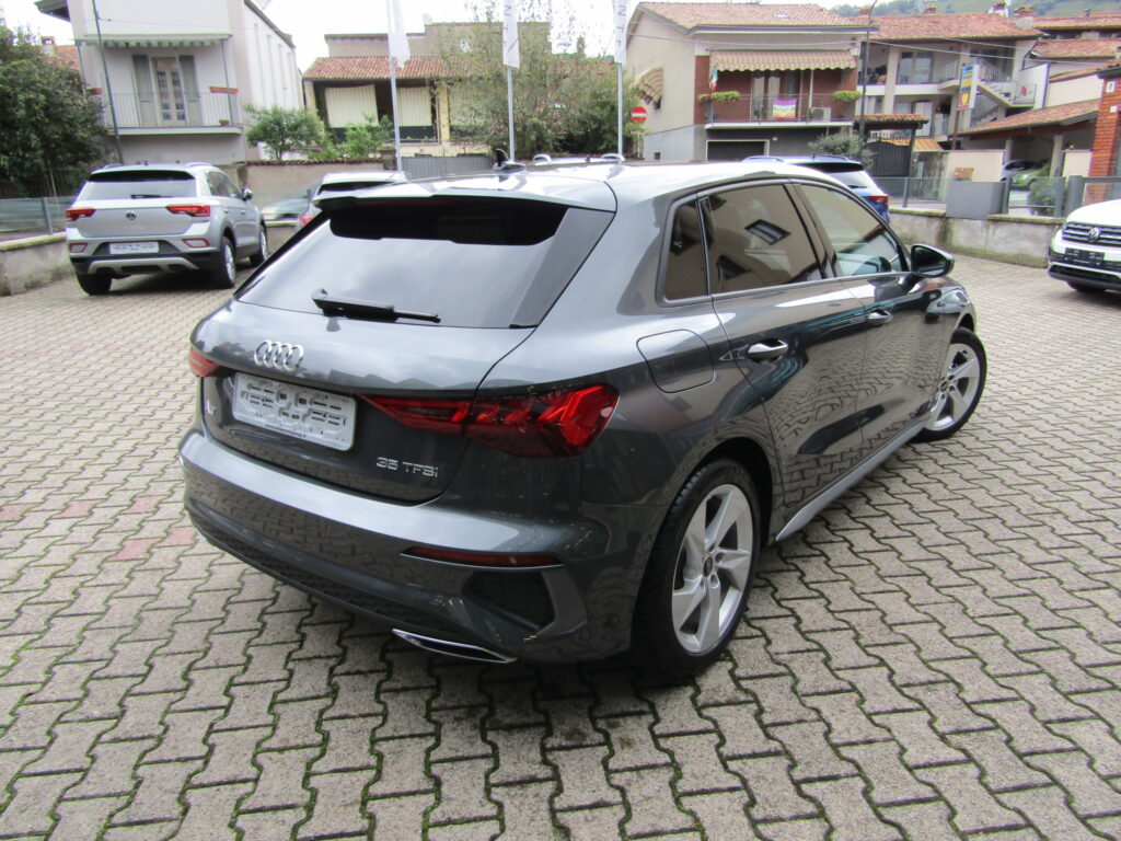 Audi A3 SPB 35 BENZ. MHEV SLINE AUTO,CERCHI 17,CARPLAY,