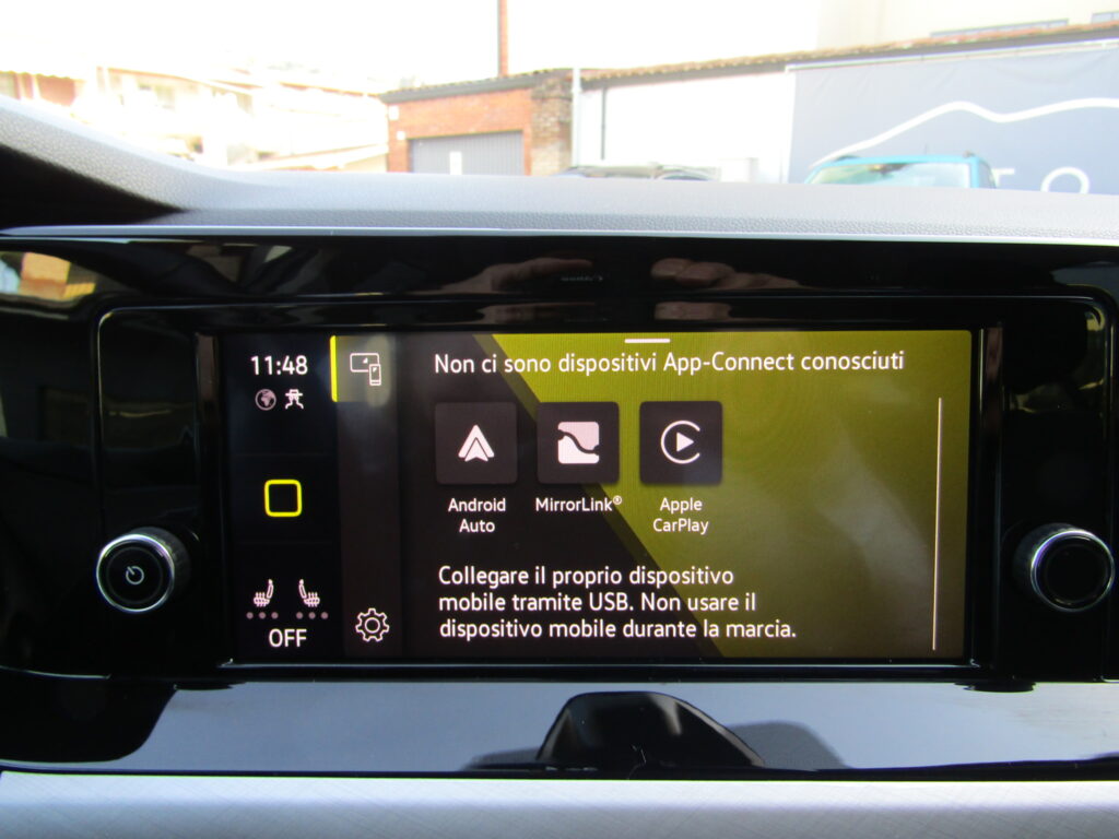 Volkswagen Golf 1.5 BZ 130 CV MANUALE,SENSORI,CARPLAY,CERCHI 16