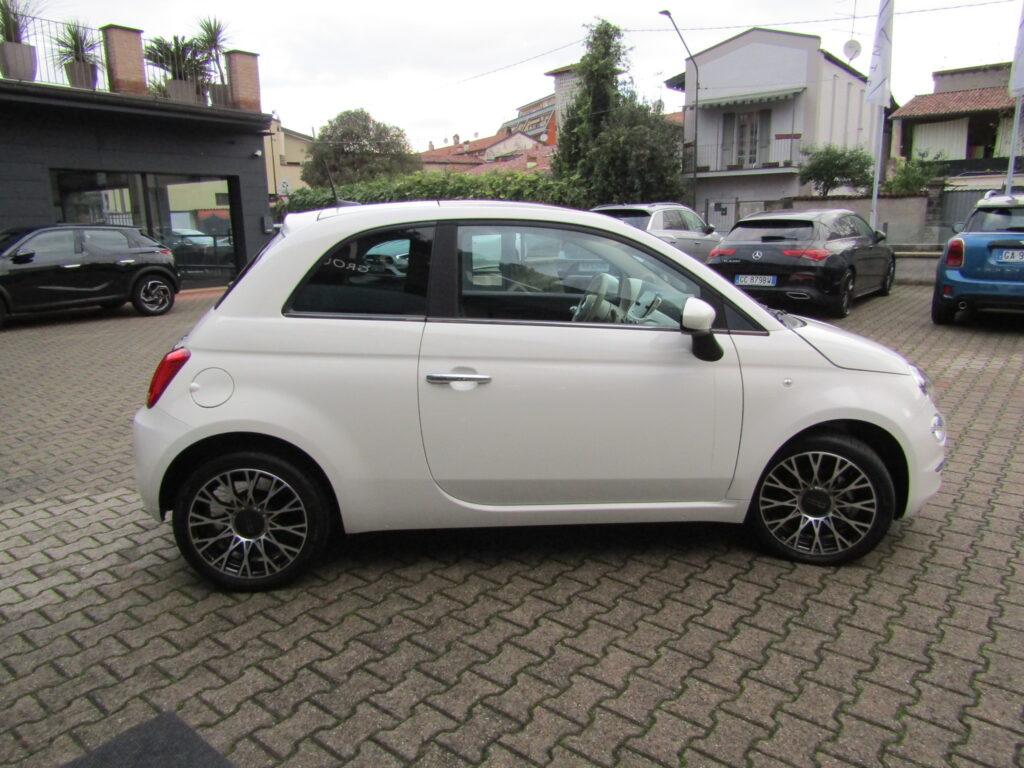 Fiat 500 1.0 HYBRID DOLVEVITA 70CV,NEOPATENTATI,CERCHI 16