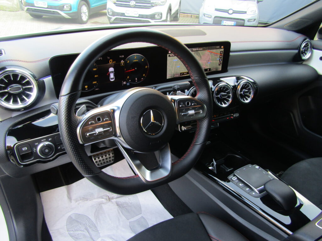 Mercedes-Benz CLA 200 d PREMIUM AMG AUTO,NIGHT PACK,MULTIBEAM LED,BLIND