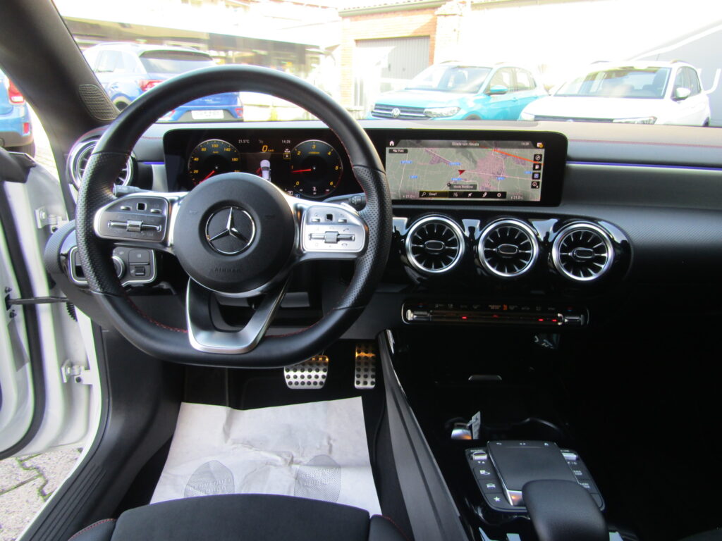 Mercedes-Benz CLA 200 d PREMIUM AMG AUTO,NIGHT PACK,MULTIBEAM LED,BLIND