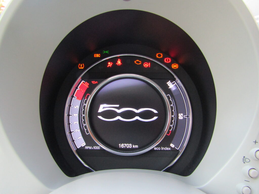 Fiat 500 1.0 HYBRID DOLVEVITA 70CV,NEOPATENTATI,CERCHI 15