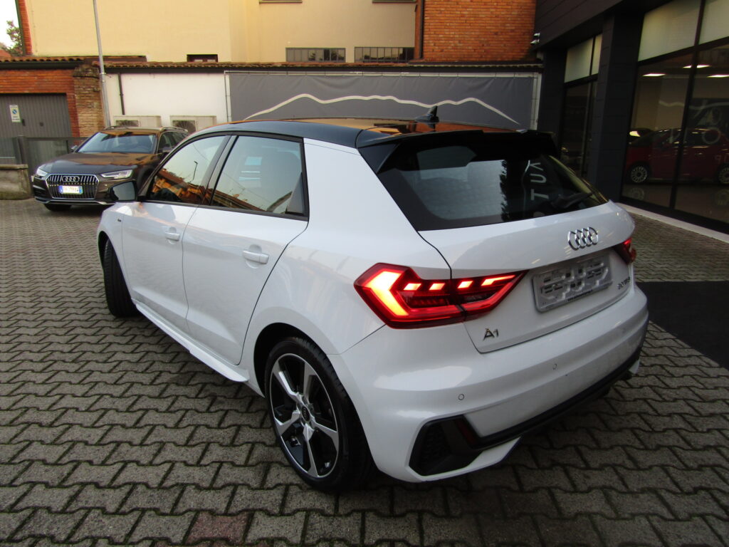 Audi A1 SPB 30 1.0 SLINE STRONIC 110CV,CERCHI 17,CARPLAY