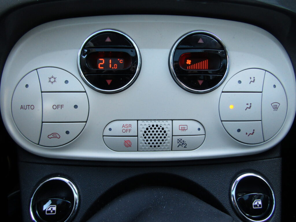 Fiat 500 1.0 HYBRID DOLCEVITA 70CV,NEOPATENTATI,CARPLAY,NAV