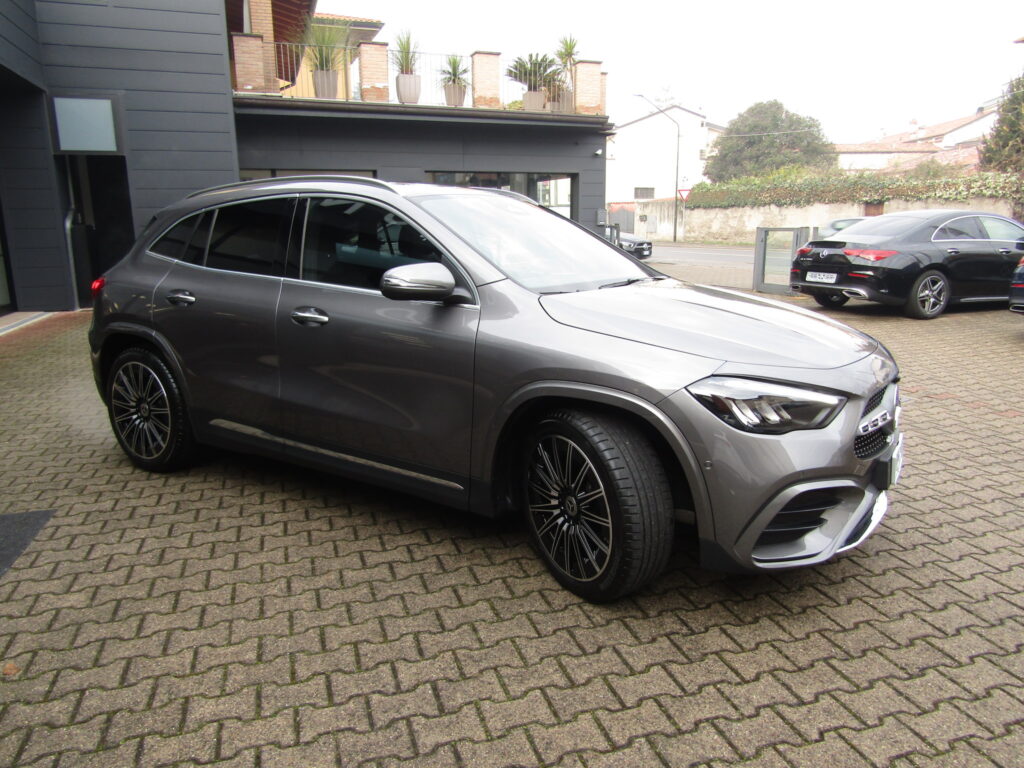 Mercedes-Benz GLA 200 BENZ.MHEV PREMIUM AMG AUTO,CERCHI 20,BLIND SPOT